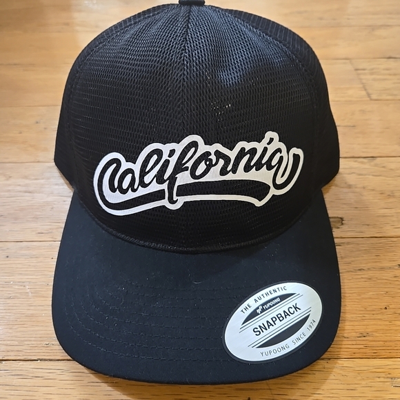 NWOT "California" Baseball Cap - Picture 1 of 8